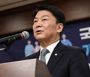 안철수 "2025년 의대 증원 유예하고 의정 공론화위 만들어야"