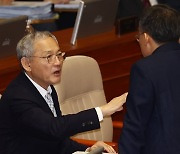 日에 사도광산 '쓴소리' 하겠다던 유인촌, 국회 부름에 귀국