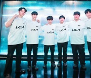 DK, T1 꺾고 6년 연속 롤드컵 진출 [LCK]