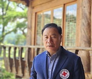 [착한리더가 세상을 바꾼다] "굶는 이웃 위해 밥 짓던 엄마 보고 배웠죠"