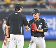 복귀 소형준,'제춘모 코치님! 저 드디어 돌아왔어요' [사진]