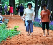 [게시판] 선양소주, 추석 맞아 대전 계룡스파텔 황톳길 새 단장