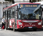 伊 3대 노조 "로마 대중교통 요금, 관광객만 인상하자"