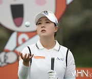 [mhn포토] 김세은, 저글링으로 긴장감 제로