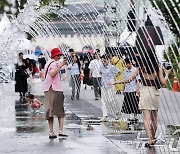 [오늘의 날씨] 광주·전남(13일, 금)…늦더위 계속, 40㎜ 소나기