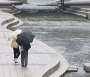 [내일날씨]추석 연휴 첫날 비 소식…남부 35도 무더위