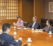 법 위의 해외 플랫폼… ‘배째라식 대응’ 더 깊이 파헤쳤어야