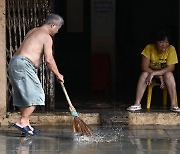 동남아 5개국 사망자 300명 넘는다…태풍 '야기'에 피해 속출