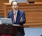 야당 “국민 죽어나간다”  한 총리 “그건 가짜뉴스”