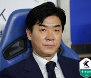 1위 두고 치열하게 싸웠지만... 울산에 0-2로 패한 윤정환 감독 “우리 선수들이 이런 말 하면 어떨지 모르겠지만...” [MK인터뷰]