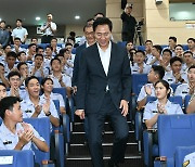 오세훈, 육사 특강 “미국 핵우산에 안주하면 안 돼…스스로 지킬 힘 가져야”