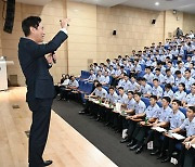 오세훈, 육군사관학교 특강…"국가번영은 도전 쌓여 이뤄지는 것"