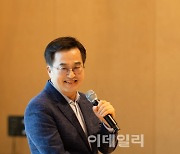 이재명 대항마, '신삼김'으로 떠오른 김동연의 SWOT