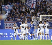 [b11 현장] '중위권 간다' 천안, 모타 멀티골로 수원 삼성 원정 2-1 '쾌승'… 툰가라, 2AS로 친정팀 흔들었다