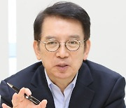 금리인하를 앞둔 한은의 고민, 가계부채 증가와 들썩이는 부동산[이정희의 경제 돋보기]