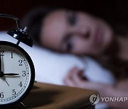 "불면증 극복하려면 자려고 애써 노력하지 말아야"