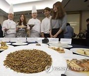 농진청, 애벌레 '고소애' 전용 사료 개발…스마트팜에 적합