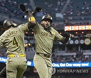 Padres Giants Baseball