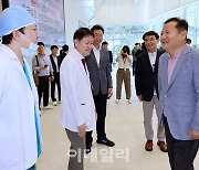 [포토]이상민 장관, '강원 원주의료원 방문, 비상진료체계 점검'