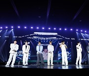 슈퍼주니어, '슈퍼쇼 스핀오프' 亞 투어 성료…19주년 완벽 장식