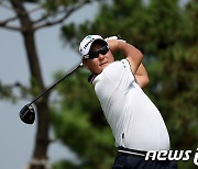 '6언더파' 함정우, KPGA 골프존·도레이 오픈 우승…시즌 첫승