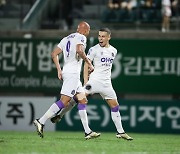 '채현우 극적 결승골' 안양, 김포에 2-1 승리…K리그2 선두 질주