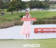 [STN포토]시상식 진행하는 홍재경 아나운서