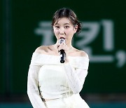 [ET포토] 장혜리, '몸 쓸어 내리며'