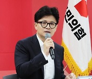 한동훈 ‘의료계 1대 1 접촉’…이재명 ‘종교계 중재 요청’