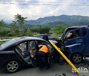 제천서 화물차·승용차 충돌…60대 남성 2명 사망, 2명 부상