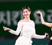 장혜리, 승리기원 축하 무대[포토엔HD]