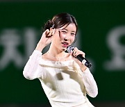 장혜리, 축구장에 뜬 트롯 여신[포토엔HD]