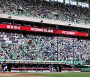 폭염 뚫은 열기…프로야구, 추석 연휴에 '꿈의 1000만 관중' 축포(종합)