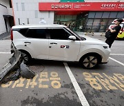 "급발진 의심될 땐 두 발로…" 대형사고 막는 법 봤더니