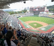 프로야구 '1000만 관중' 돌파에 KBO 유튜브 구독자도 급증