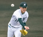 직구 최고가 158㎞인데 "컨디션 난조"…사사키, MLB 6개구단 앞에서 '헤드샷' 퇴장