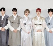 TXT, 명절 맞이 훈훈한 한복 인사 "행복하고 풍요로운 추석 기원"