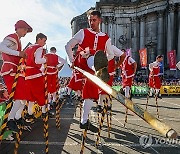 epaselect BELGIUM NAMUR STILT JOUSTING