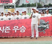 KIA, 한국시리즈 직행열차 탔다…7년만에 ‘V12’ 도전