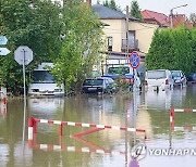 epaselect POLAND WEATHER FLOODS