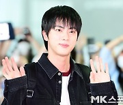 BTS 진 ‘달콤한 눈빛’ [MK포토]