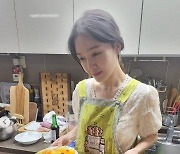 '며느리 프리패스상' 민아 "사무치게 그리운 사람..힘들다"