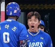 '감히 내 앞에서 구자욱 걸러?' 9회 분노의 스리런포 대폭발! KBO 최초 기록 달성 삼성→2위 확정 매직넘버 '2'