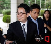 [포토] 취재진 질문 받는 심우정 신임 검찰총장