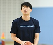 [타이페이로 간 BASKETKOREA] 쥐가 날 정도로 뛴 소노 김영훈, “더 뛰고 싶었는데...”