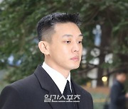 유아인, ‘동성 성폭행’ 무혐의 처분…경찰 “증거 불충분”