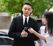 유아인 '동성 성폭행' 혐의 불송치…"증거 불충분"