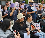 '충북도청 농성 8일째' 충북장차연 "정책협의 이행하라"