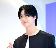 샤이니 태민, '멋진 미소에 하트는 덤' [사진]