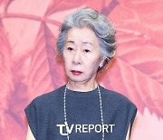 윤여정 “자존심 상해 ‘파친코’ 오디션 포기... 50년 커리어 망칠 수 없어”